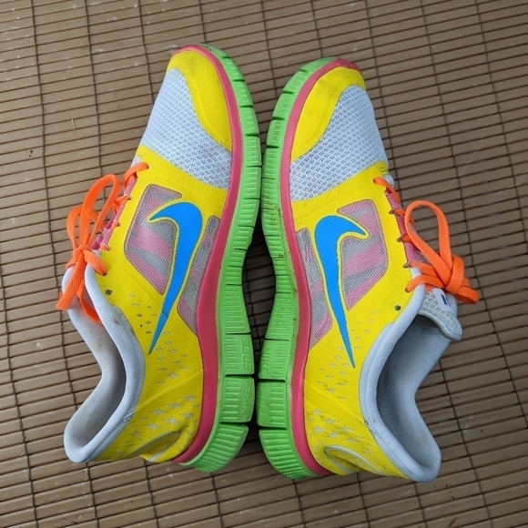 Nike iD Free Run 5.0  526812-902 women's sz 11W. Rare 902 color weigh. Great con - Picture 9 of 10